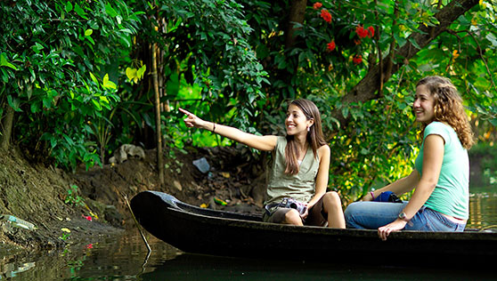 Canoe ride and backwater activities by Xandari houseboats
